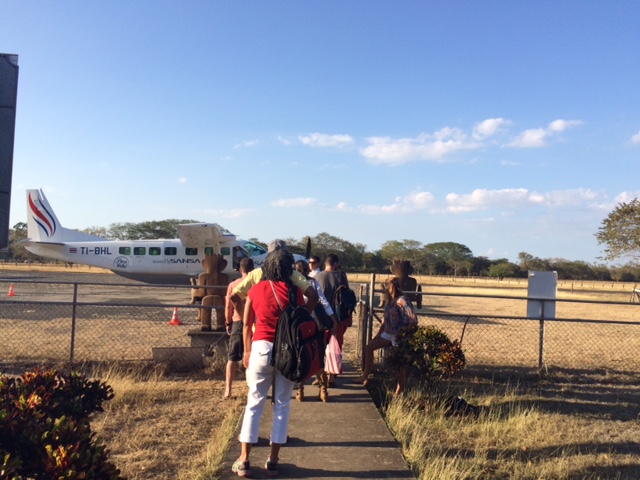 tamarindo-airport-gate